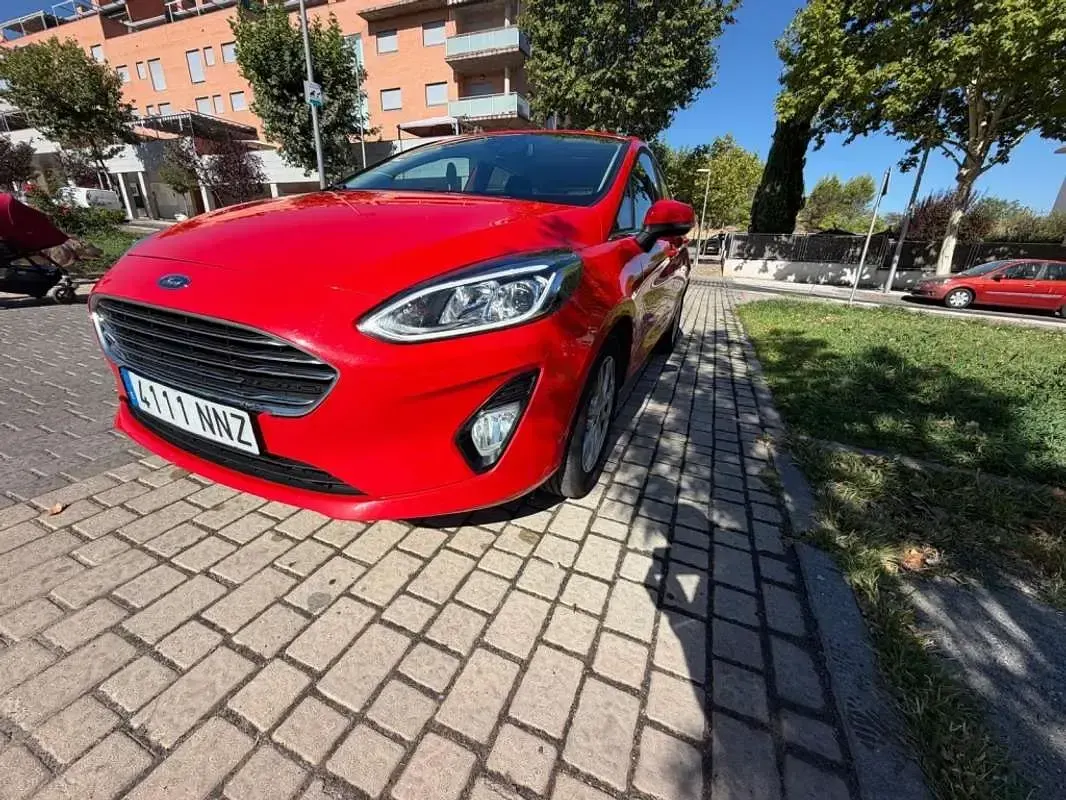 Usado Ford Fiesta Active X 125 CV (91 kW) 2021 Rojo Utilitario
