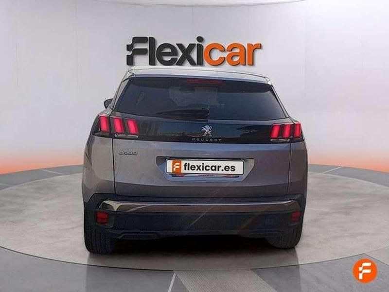 Usado Peugeot 3008 Allure 131 CV (96 kW) 2019 Gris SUV