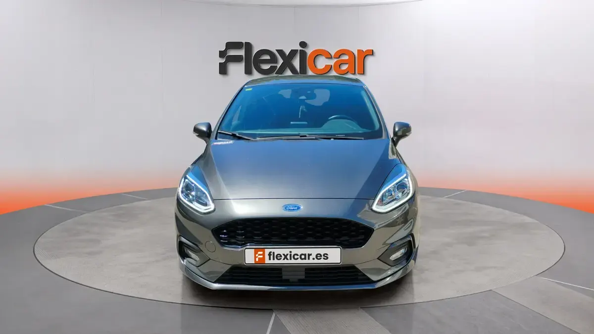 Usado Ford Fiesta Active 95 CV (69 kW) 2020 Gris Utilitario
