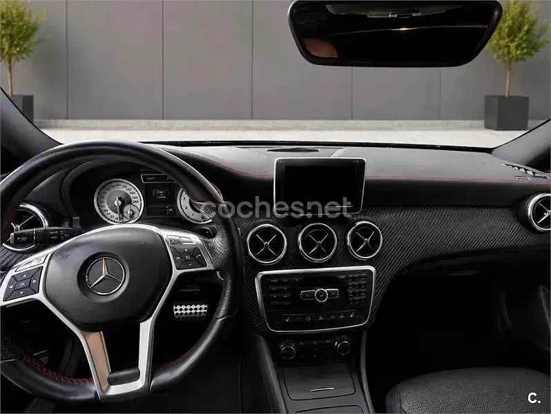 Usado Mercedes A250 211 CV (155 kW) 2013 Negro Utilitario