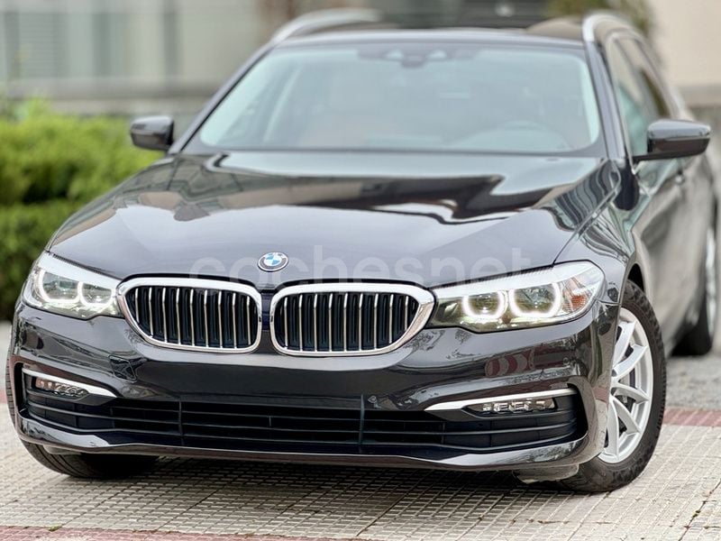 Gris / plata Usado 2019 BMW 530 Sport Line Familiar | 26.990 € (Super precio) - Imagen 1/4