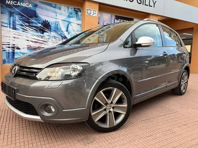 Usado VW Golf Plus Sport 122 CV (89 kW) 2013 Gris / plata Monovolumen