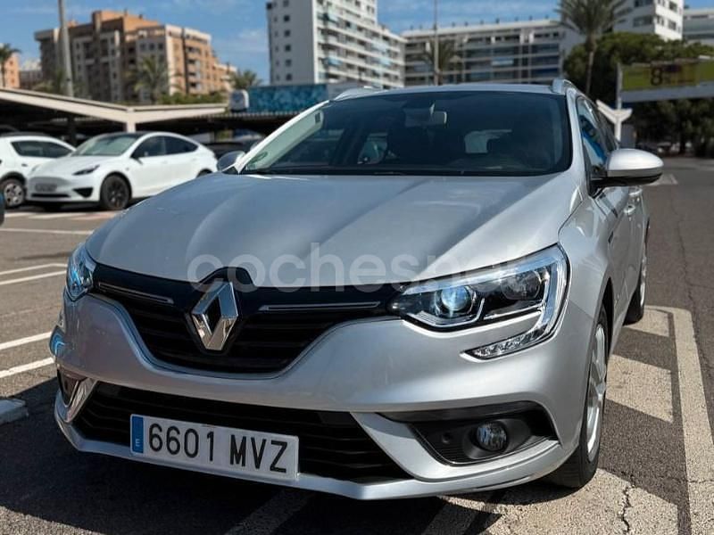 Gris / plata Usado 2019 Renault Mégane IV Bose Edition Berlina | 11.000 € (Buen precio) - Imagen 1/4