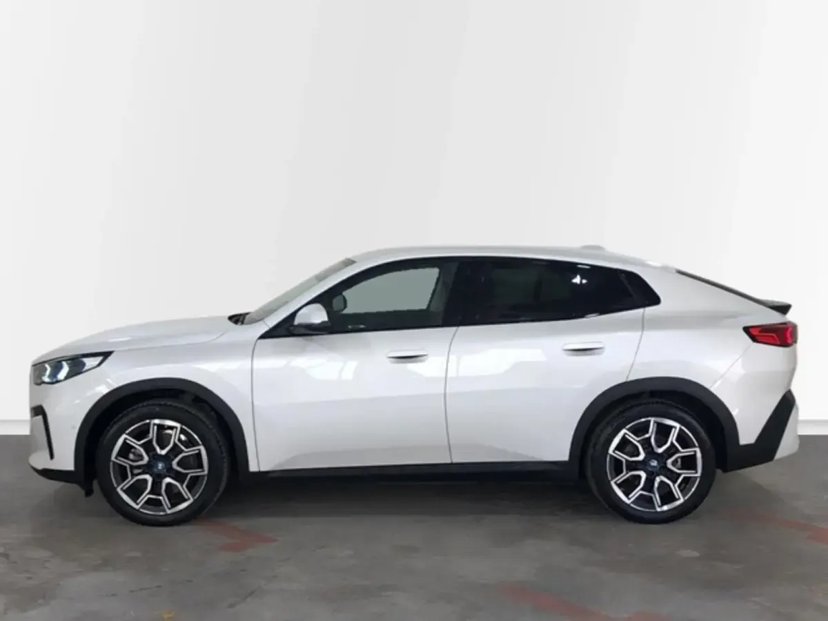 Usado BMW iX2 Comfort Edition 230 kW (313 CV) 2025 Blanco SUV