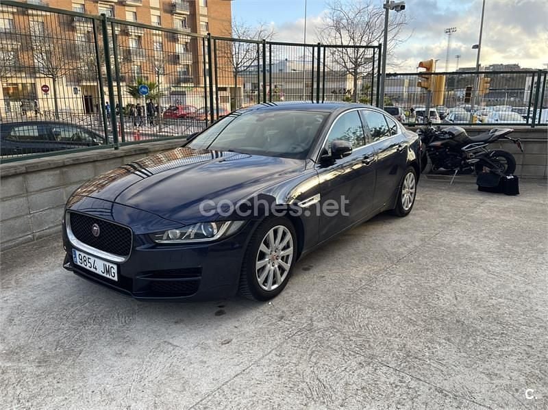 Usado Jaguar XE Prestige 180 CV (132 kW) 2016 Azul Berlina