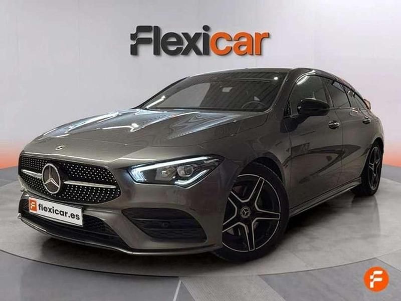 Usado Mercedes CLA200 Shooting Brake 163 CV (119 kW) 2021 Gris Familiar