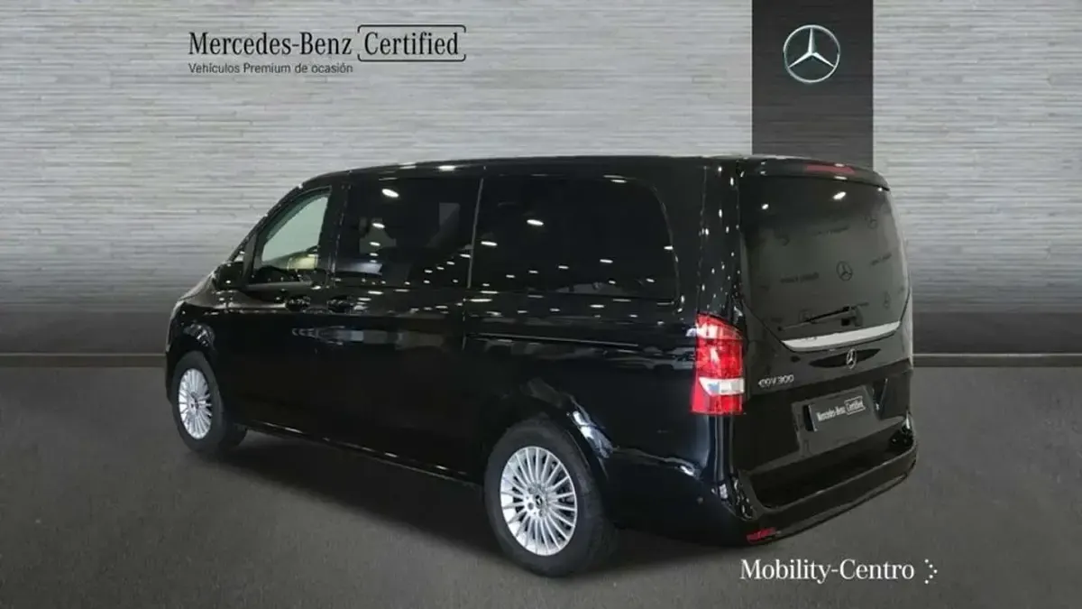 Usado Mercedes EQV300 150 kW (204 CV) 2023 Negro Van