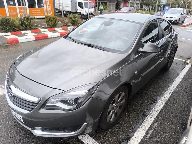 Usado Opel Insignia Business 136 CV (100 kW) 2017 Gris / plata Berlina