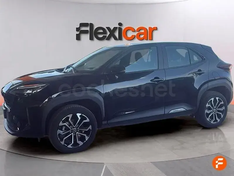 Usado Toyota Yaris Cross Active 116 CV (85 kW) 2023 Negro SUV
