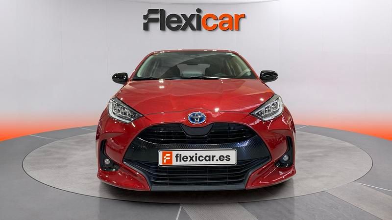 Usado Toyota Yaris Hybrid Active 116 CV (85 kW) 2023 Rojo Utilitario