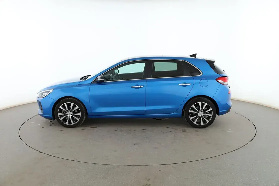 Usado Hyundai i30 Style 140 CV (102 kW) 2017 Azul Berlina