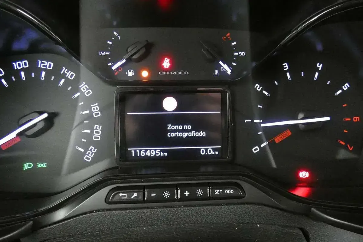 Käytetty Citroën Berlingo Feel 102 HP (75 kW) 2019 Tila-auto