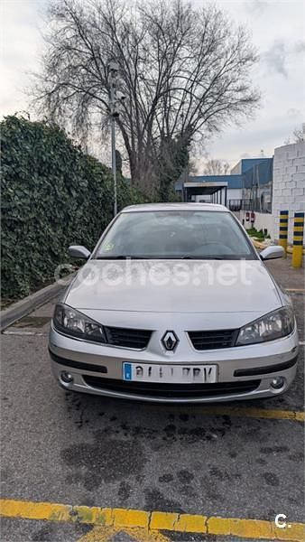 Usado Renault Laguna III Authentique 110 CV (80 kW) 2007 Gris / plata Berlina