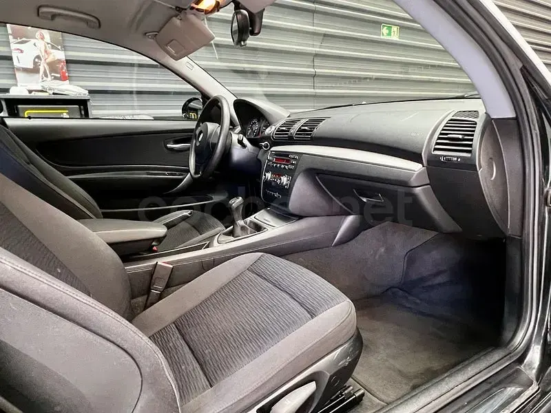 Usado BMW 118 143 CV (105 kW) 2008 Negro Utilitario