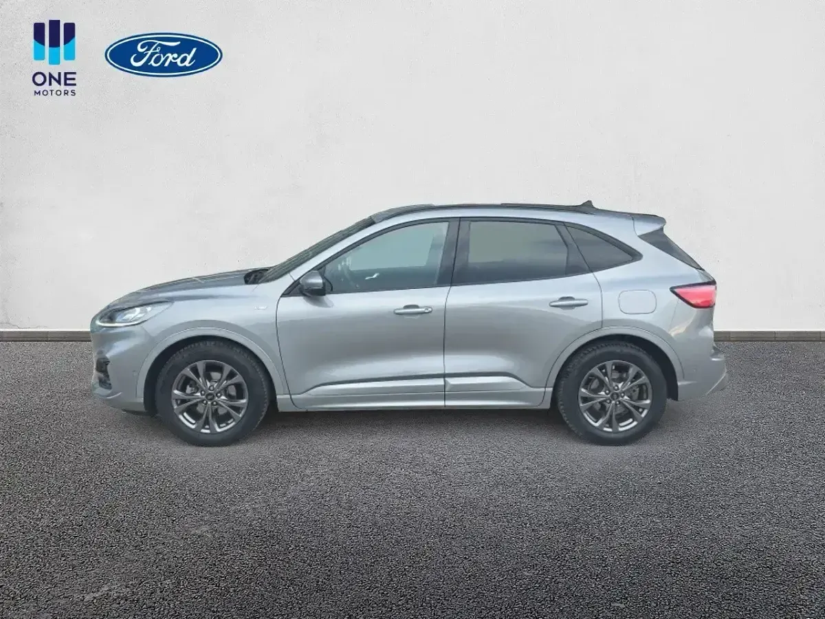 Usado Ford Kuga ST-Line X 150 CV (110 kW) 2022 Plateado SUV