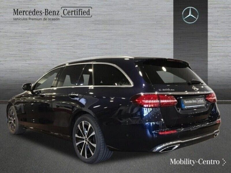 Usado Mercedes E300 Avantgarde 194 CV (142 kW) 2024 Nautik blue  metallic paint Familiar