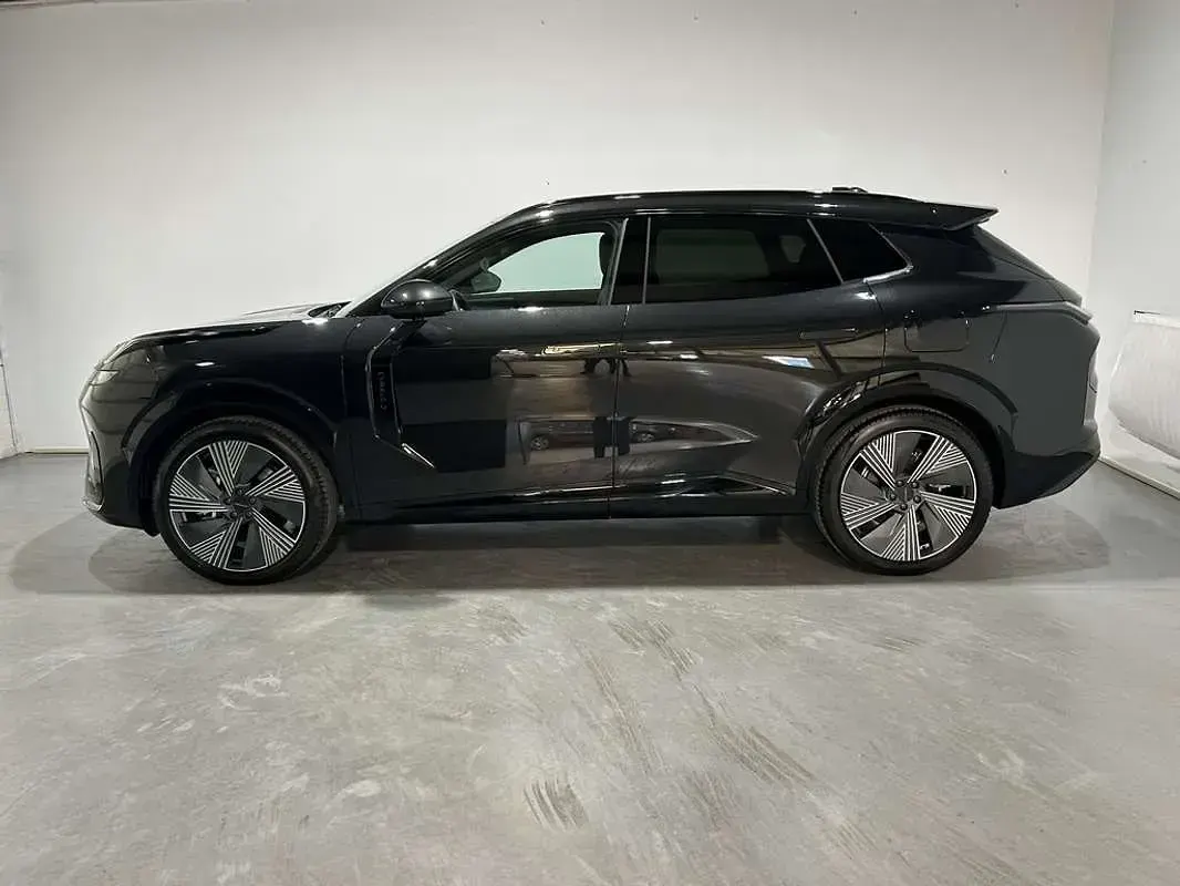 Usado Lynk & Co 08 347 CV (255 kW) 2025 Negro SUV