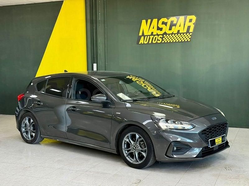 Usado Ford Focus ST-Line 125 CV (91 kW) 2020 Gris / plata Berlina