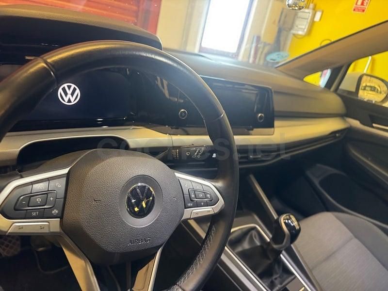 Usado VW Golf VIII Life 115 CV (84 kW) 2021 Blanco Berlina