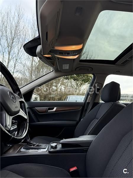 Usado Mercedes C220 Elegance 170 CV (125 kW) 2012 Gris / plata Familiar
