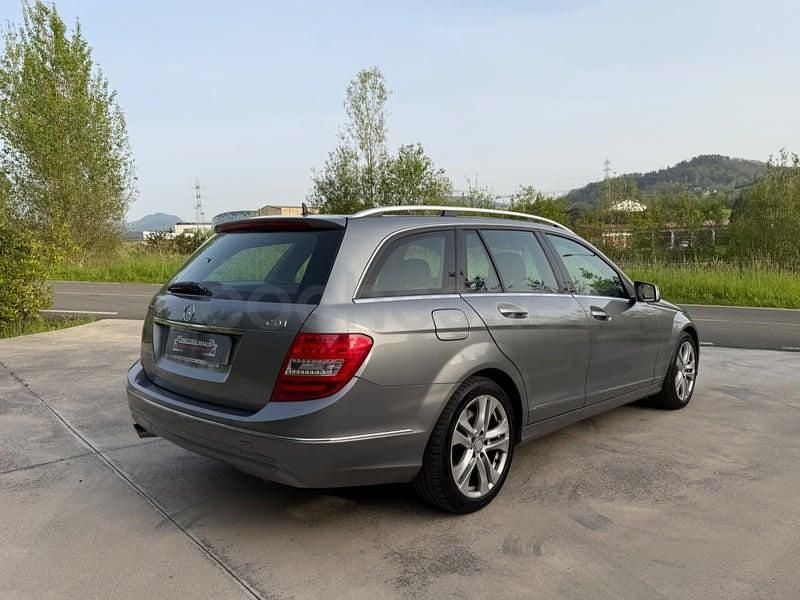 Usado Mercedes C220 Avantgarde 170 CV (125 kW) 2014 Gris / plata Familiar