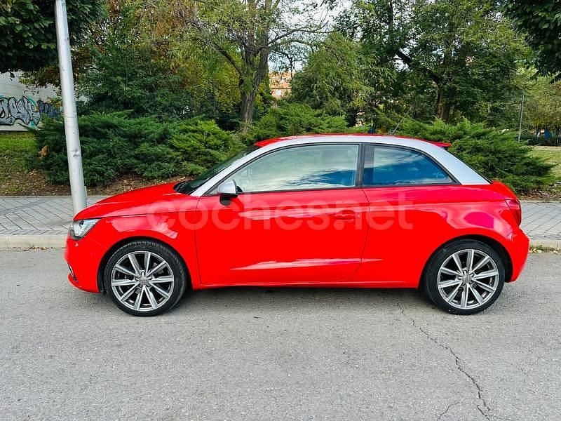 Usado Audi A1 Attraction 122 CV (89 kW) 2010 Rojo Berlina