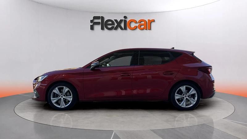 Usado Seat Leon FR 150 CV (110 kW) 2022 Rojo Familiar