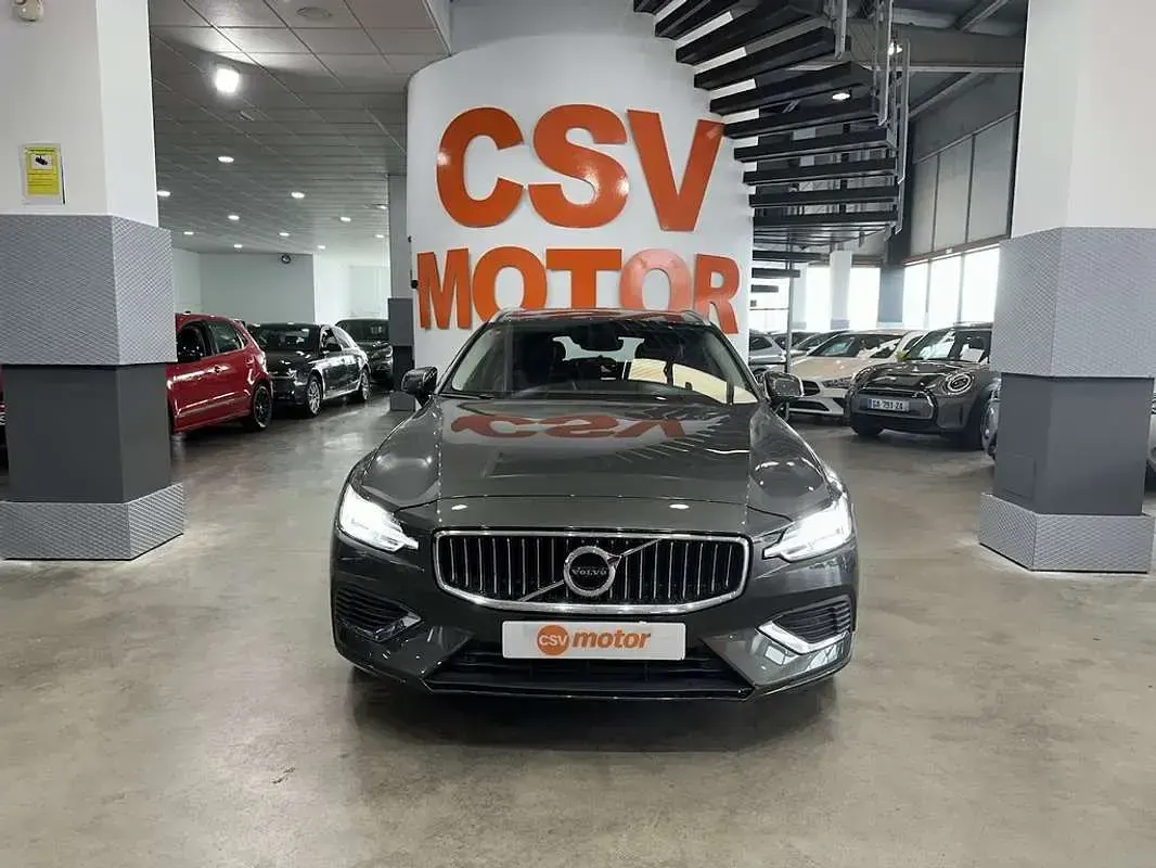 Usado Volvo V60 R-Design 340 CV (250 kW) 2021 Gris Familiar