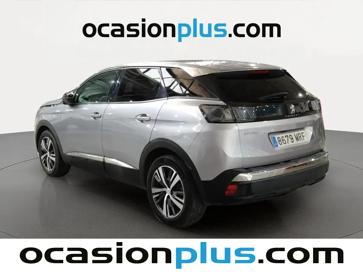 Usado Peugeot 3008 Allure 136 CV (100 kW) 2024 Gris SUV