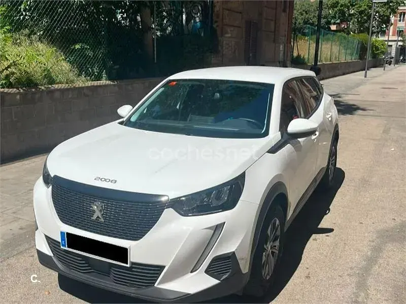 Usado Peugeot 2008 Active 100 CV (73 kW) 2021 Blanco SUV