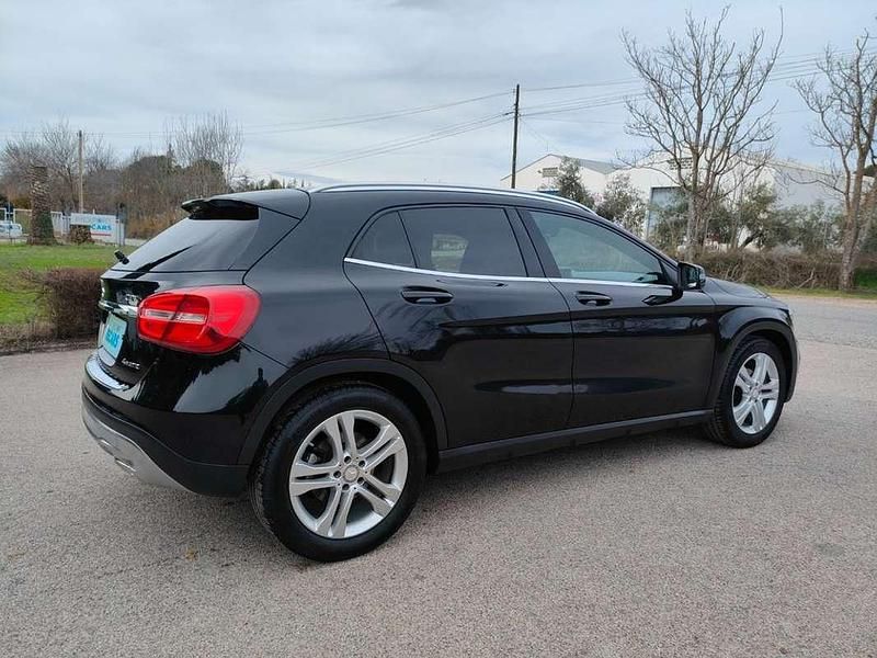 Usado Mercedes GLA200 Urban 136 CV (100 kW) 2015 Negro SUV