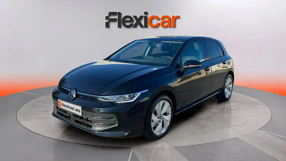 Usado VW Golf VIII 116 CV (85 kW) 2025 Negro Berlina