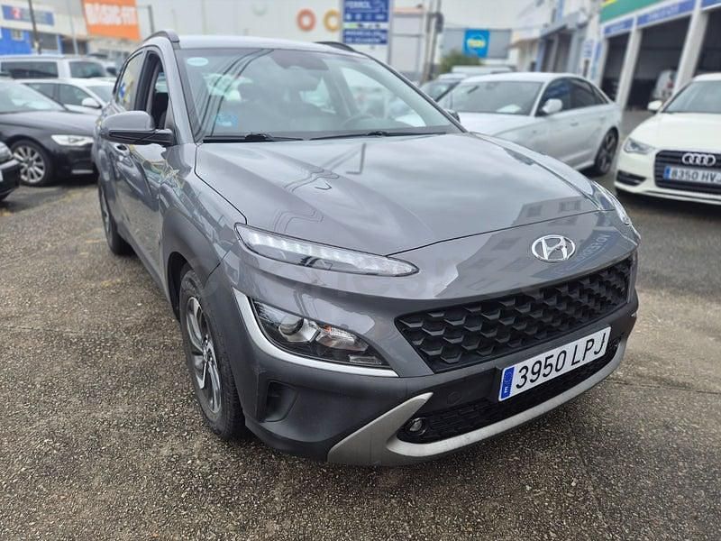 Usado Hyundai Kona 141 CV (103 kW) 2021 Gris / plata SUV