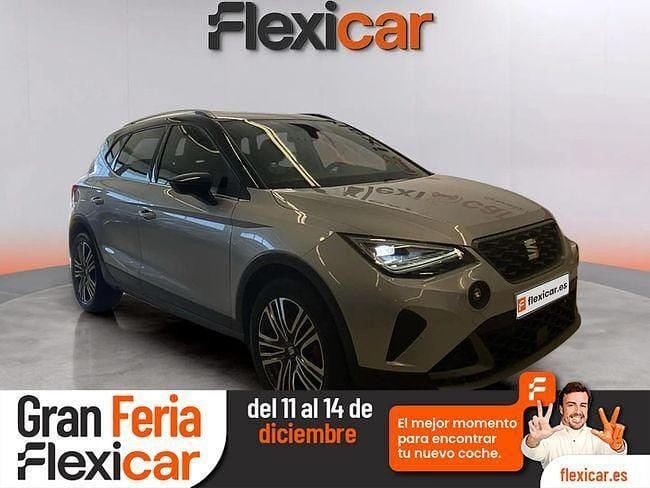 Gris Usado 2024 Seat Arona FR SUV | 19.390 € (Precio justo) - Imagen 1/4