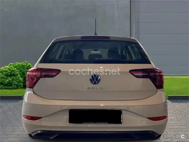 Usado VW Polo R-line 110 CV (80 kW) 2022 Blanco Utilitario