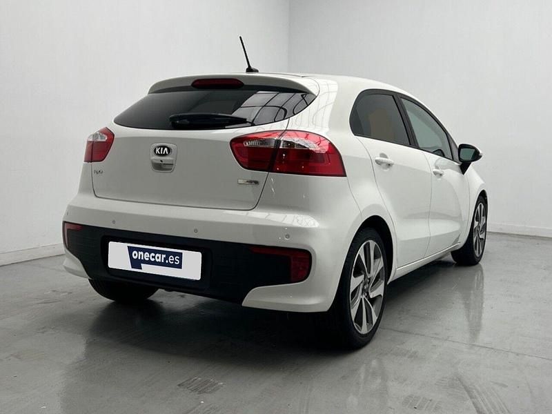 Usado Kia Rio 84 CV (61 kW) 2016 Blanco Utilitario