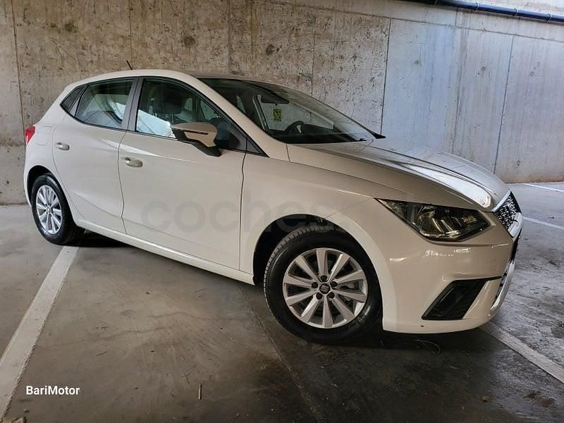 Usado Seat Ibiza Reference 75 CV (55 kW) 2018 Blanco Berlina