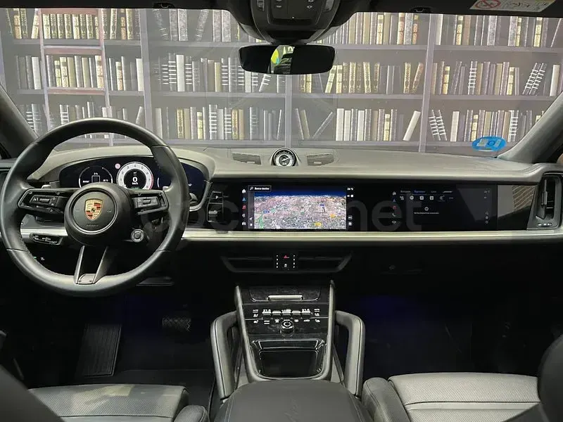 Usado Porsche Cayenne 470 CV (345 kW) 2025 Gris / plata SUV