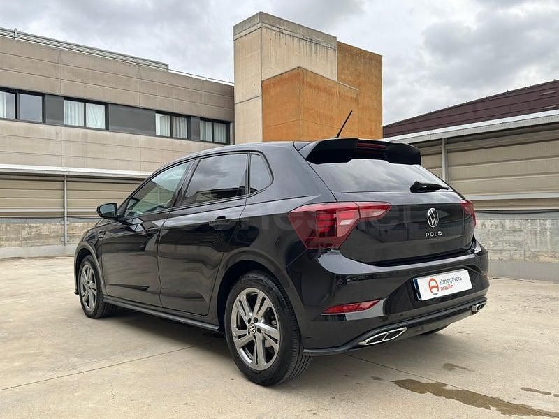 Usado VW Polo R-line 110 CV (80 kW) 2022 Negro Utilitario