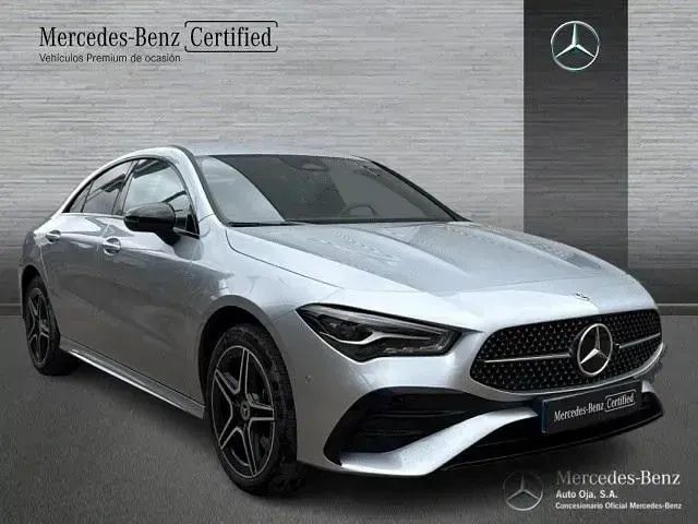 Usado Mercedes CLA250e 218 CV (160 kW) 2025 Plata hightech Coupe