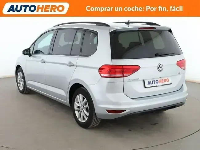 Usado VW Touran Advance 115 CV (84 kW) 2017 Gris Monovolumen