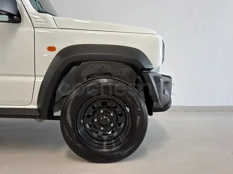Usado Suzuki Jimny 102 CV (75 kW) 2023 Blanco SUV