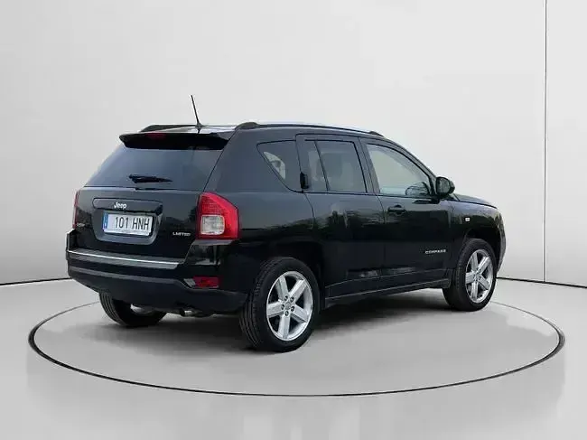 Usado Jeep Compass Limited 136 CV (100 kW) 2012 Negro SUV