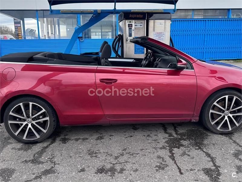 Usado VW Golf Cabriolet 140 CV (102 kW) 2012 Granate Descapotable