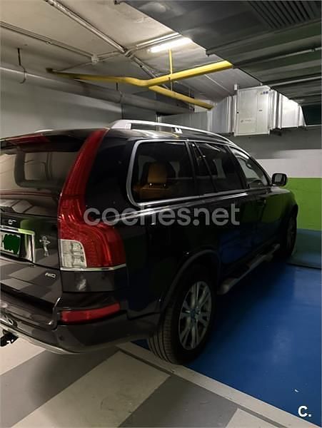 Käytetty Volvo XC90 Momentum 200 HP (147 kW) 2014 Musta Katumaasturi