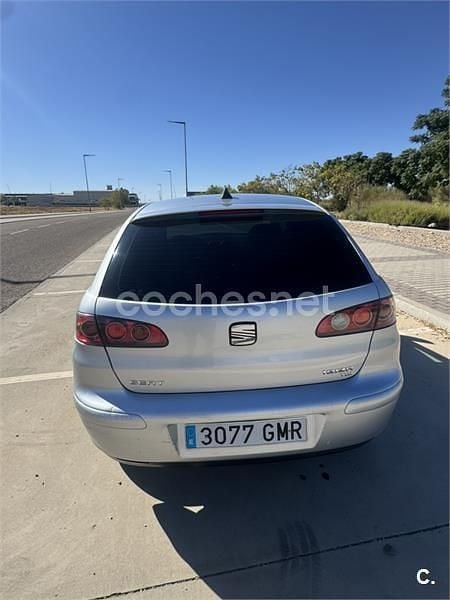 Gris / plata Usado 2003 Seat Ibiza Stella Berlina | 1000 € (Buen precio) - Imagen 1/3