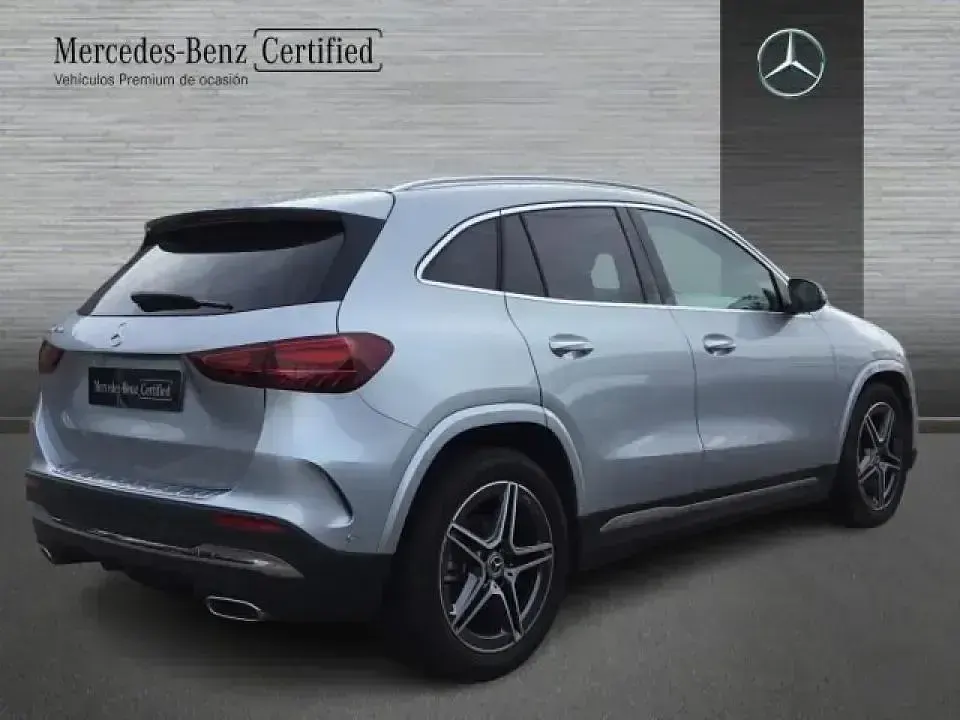 Usado Mercedes GLA200 150 CV (110 kW) 2025 Gris / plateado SUV