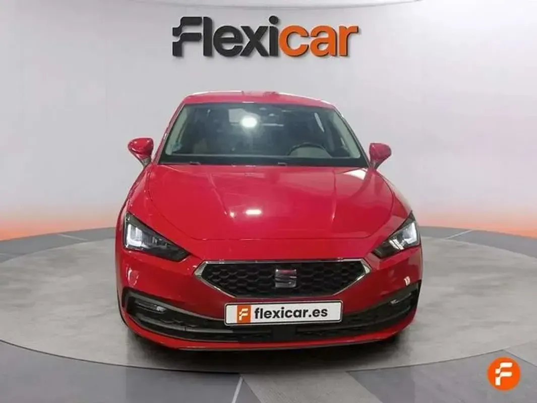 Usado Seat Leon Style 110 CV (80 kW) 2024 Rojo Berlina