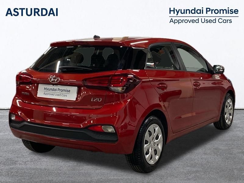 Usado Hyundai i20 75 CV (55 kW) 2019 Rojo Berlina