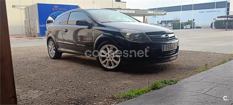 Usado Opel Astra GTC Sport 120 CV (88 kW) 2007 Negro Berlina